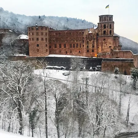 Haus Mit Schlossblick Und Garten